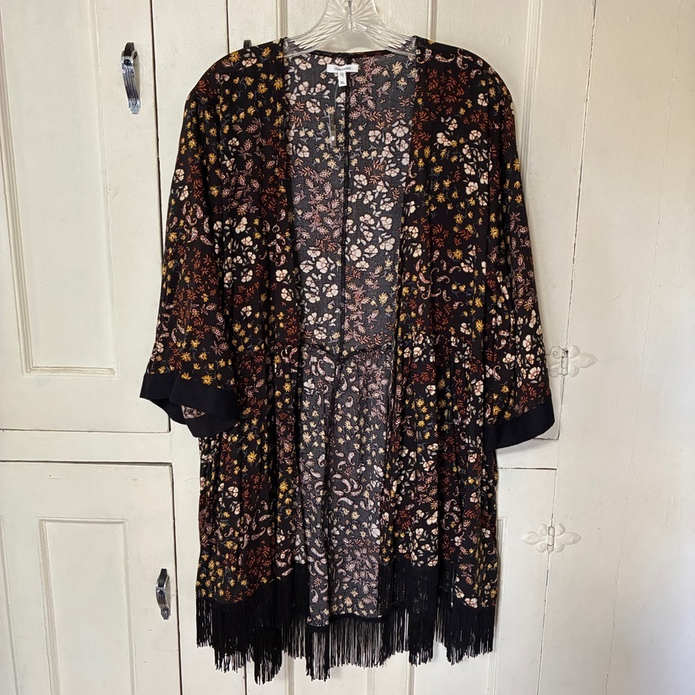 Maurices Black Floral Gathered Waist Fringe Kimono Size XL New With Tag